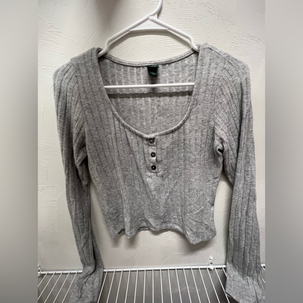 Grey Button Long Sleeve Tee, size medium